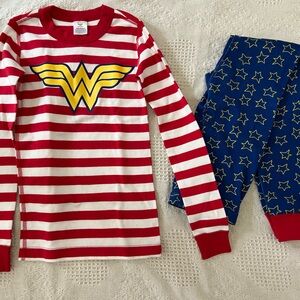 Hannah Andersson Size 130 Wonder Woman Pajamas